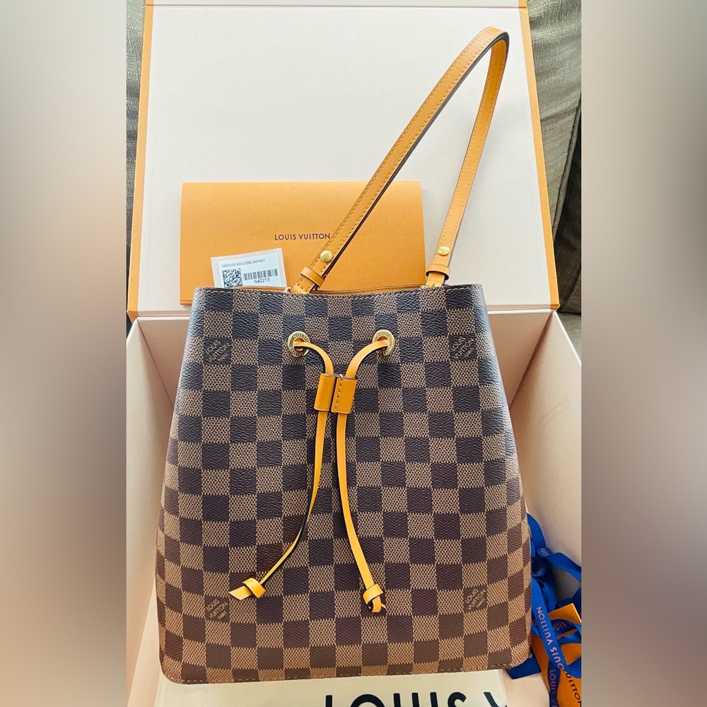 ❌Sold❌ Authentic Louis Vuitton NéoNoé MM Safran